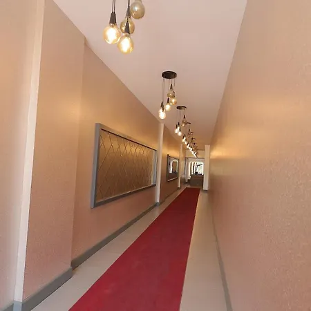 Luxury Designed Comfortable 2 & 1 Living Free Parking Garaj Apartamento *