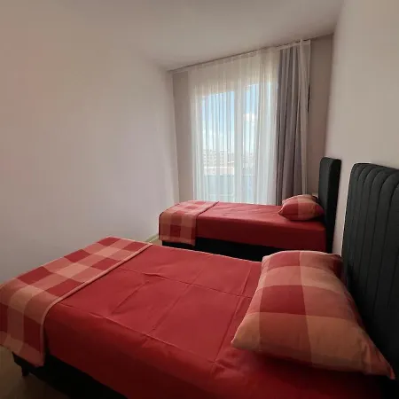 Διαμέρισμα Luxury Designed Comfortable 2 & 1 Living Free Parking Garaj *