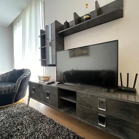 Luxury Designed Comfortable 2 & 1 Living Free Parking Garaj